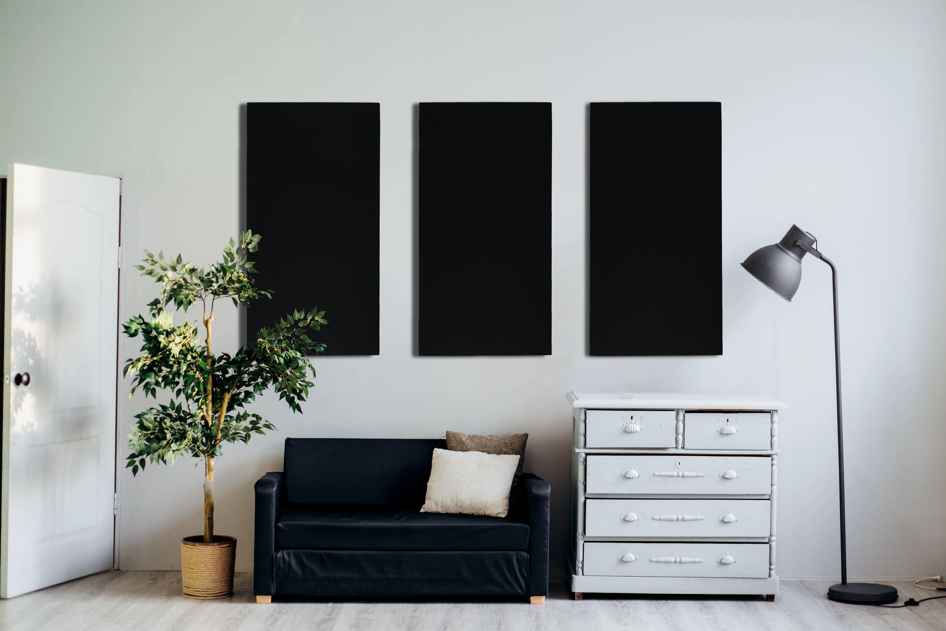 Interieur met akoestische wandpanelen zwart