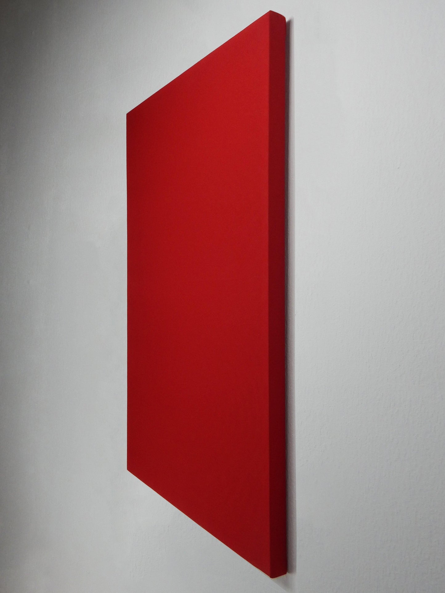 Rechterzijde rood akoestisch wandpaneel